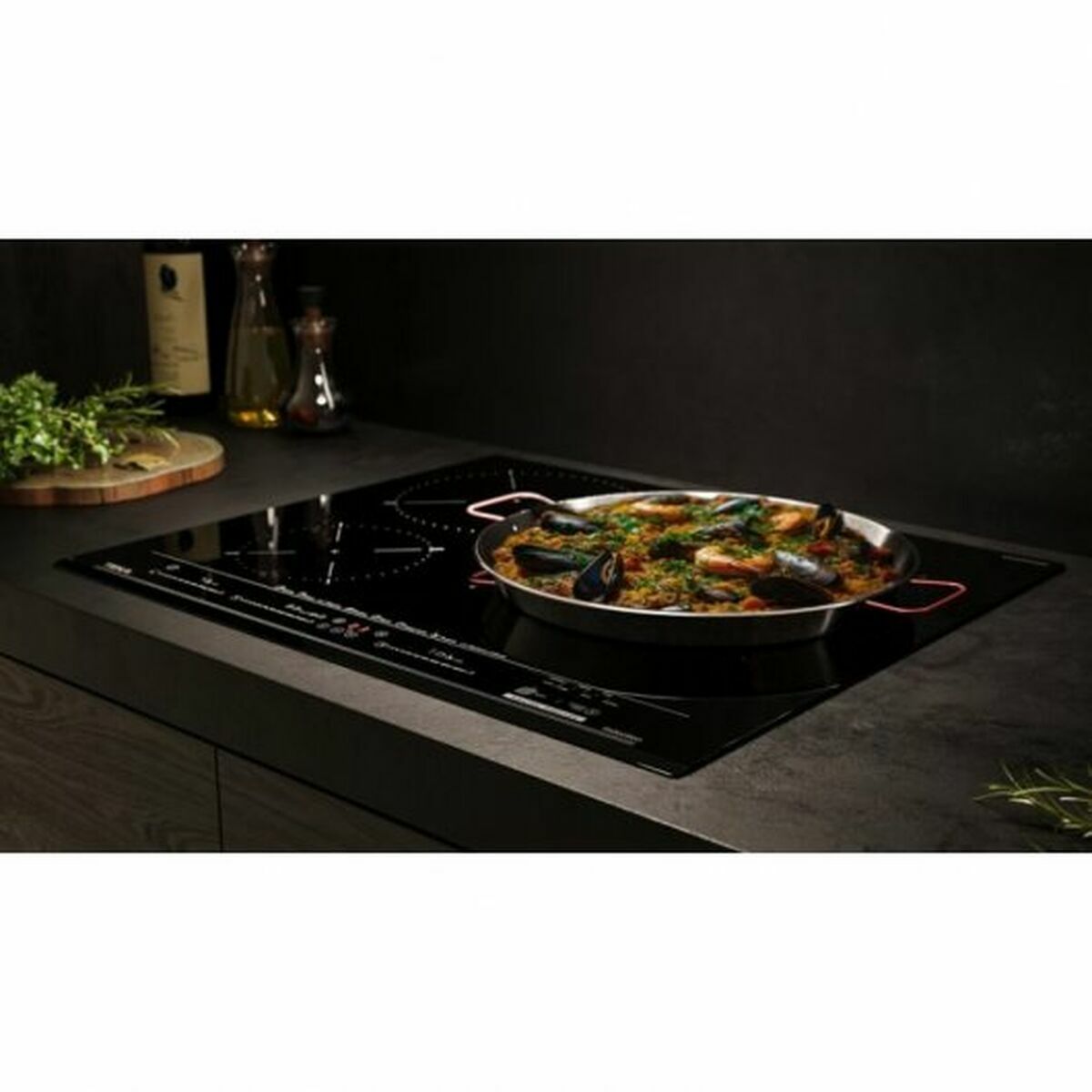 V3HC2376F056547D31E4572854A0DECF779R7037403P8