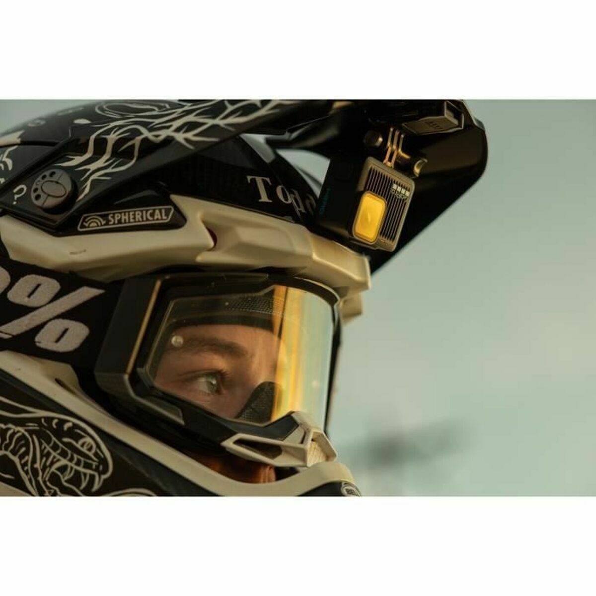 V4H316C3A742C7DDFE5EF5DFB9393950618R6981372P4