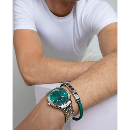 V4HE1CB790BB7C2F8BD496AC64248D01572R6733064P3