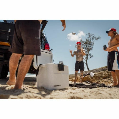 V3HC58B7BEE40F273F0506E174F27CCE04FR6657927P5