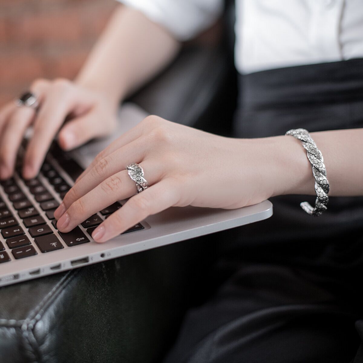 V6HBDA4AA97174F49075BB2DF584E2A817DR3604017P3