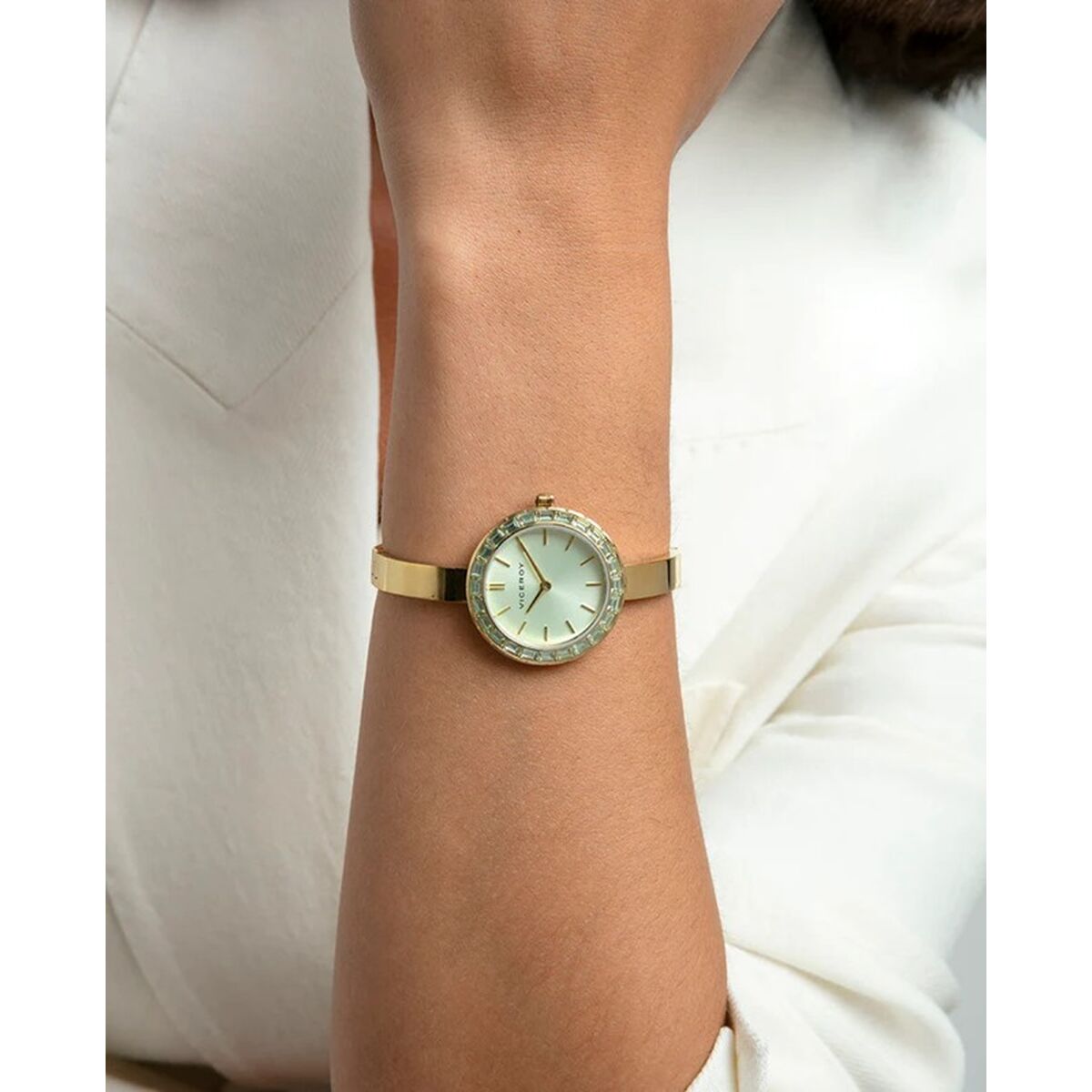 V4H57C30F3BFA021DB8AB7B53E8B34F688ER6733226P3